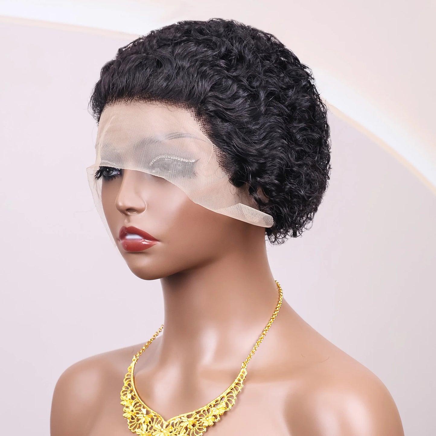 Perruque pixie bouclée avec lace transparente 13x1 de cheveux humains brésilien style water wave